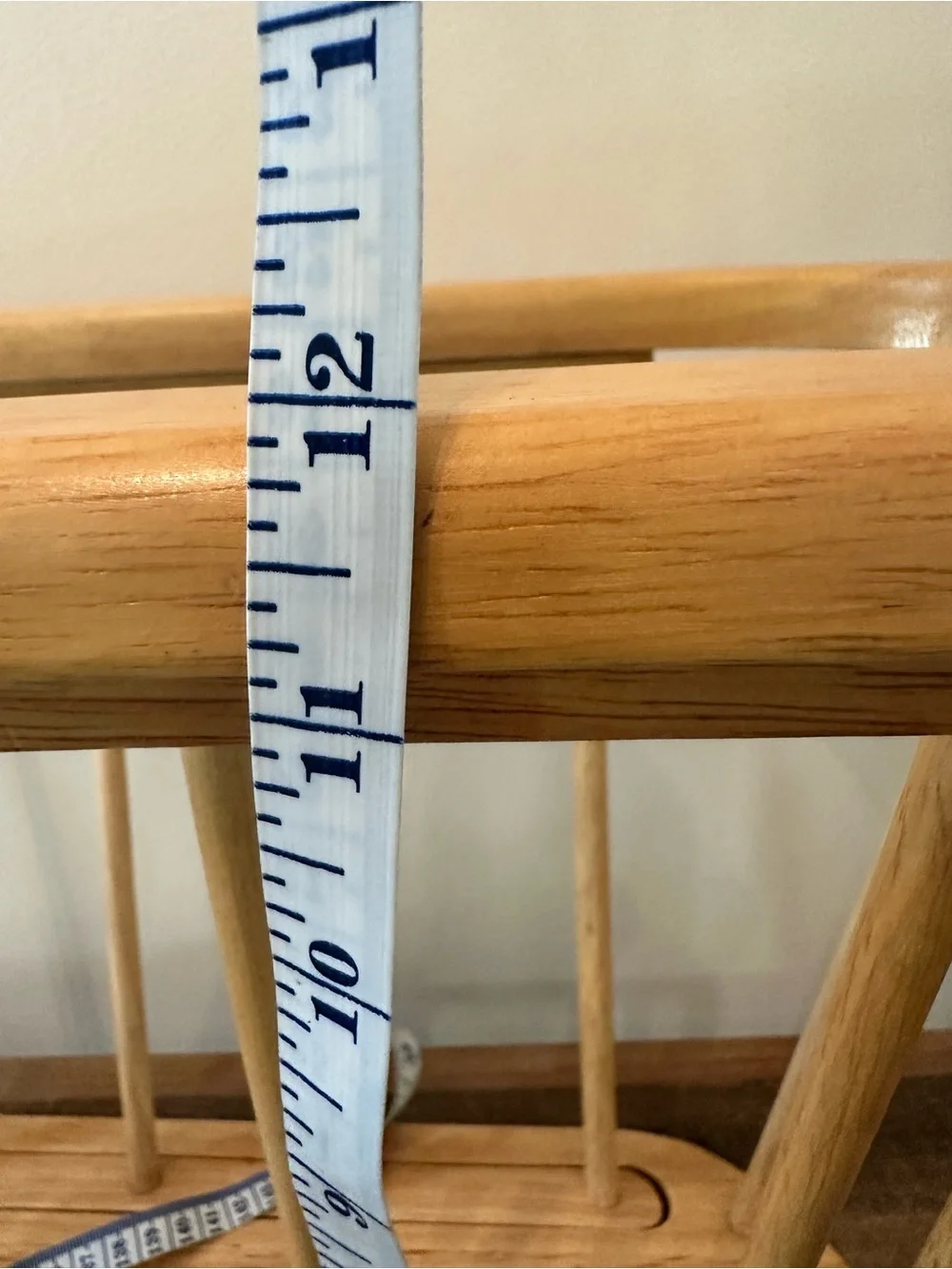 Mid-Century Modern Spindle Wood Magazine Rack Light Wood Tapered Oval Blonde